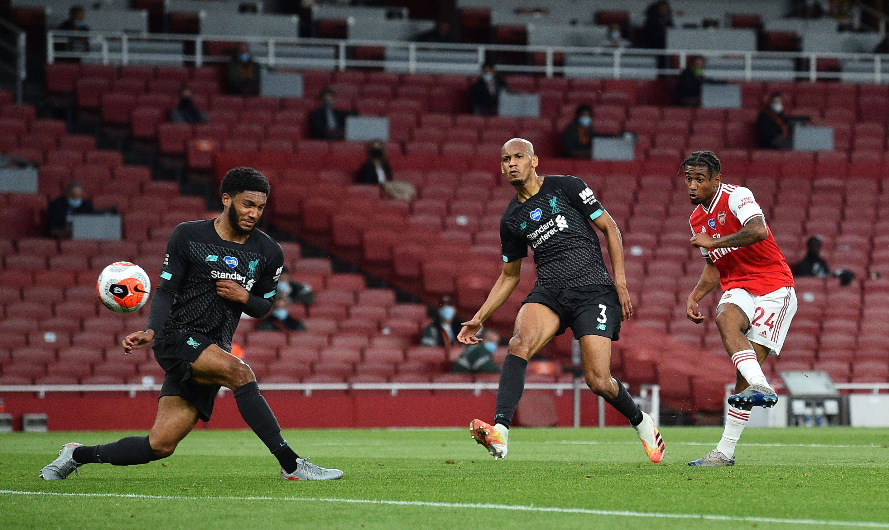 迈阿密球迷制作的场边标语：谢谢你德保罗，梅西很开心.